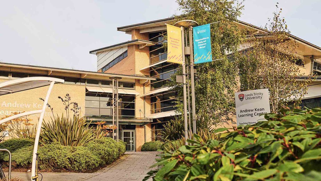 關於 BA (Hons) Photography (3 Years Horsforth Campus) Leeds Trinity