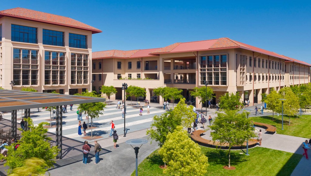 Stanford University のキャンパス画像